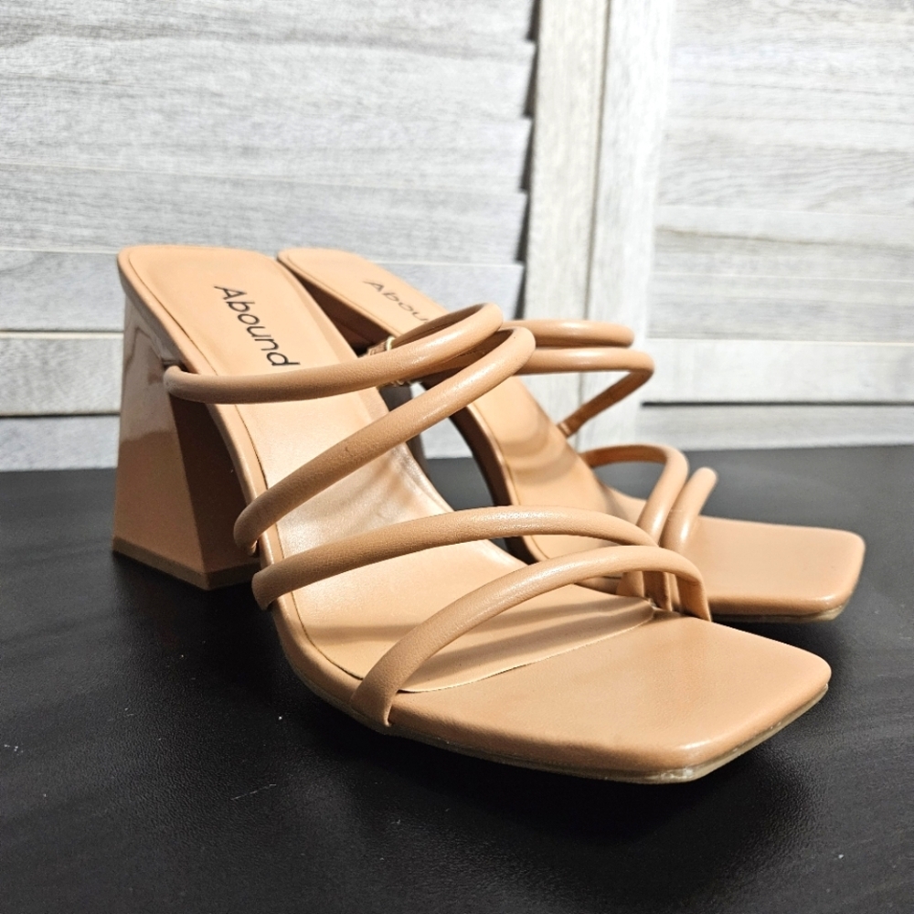 Abound Nordstrom Austyn Strappy Sandal Size 5.5